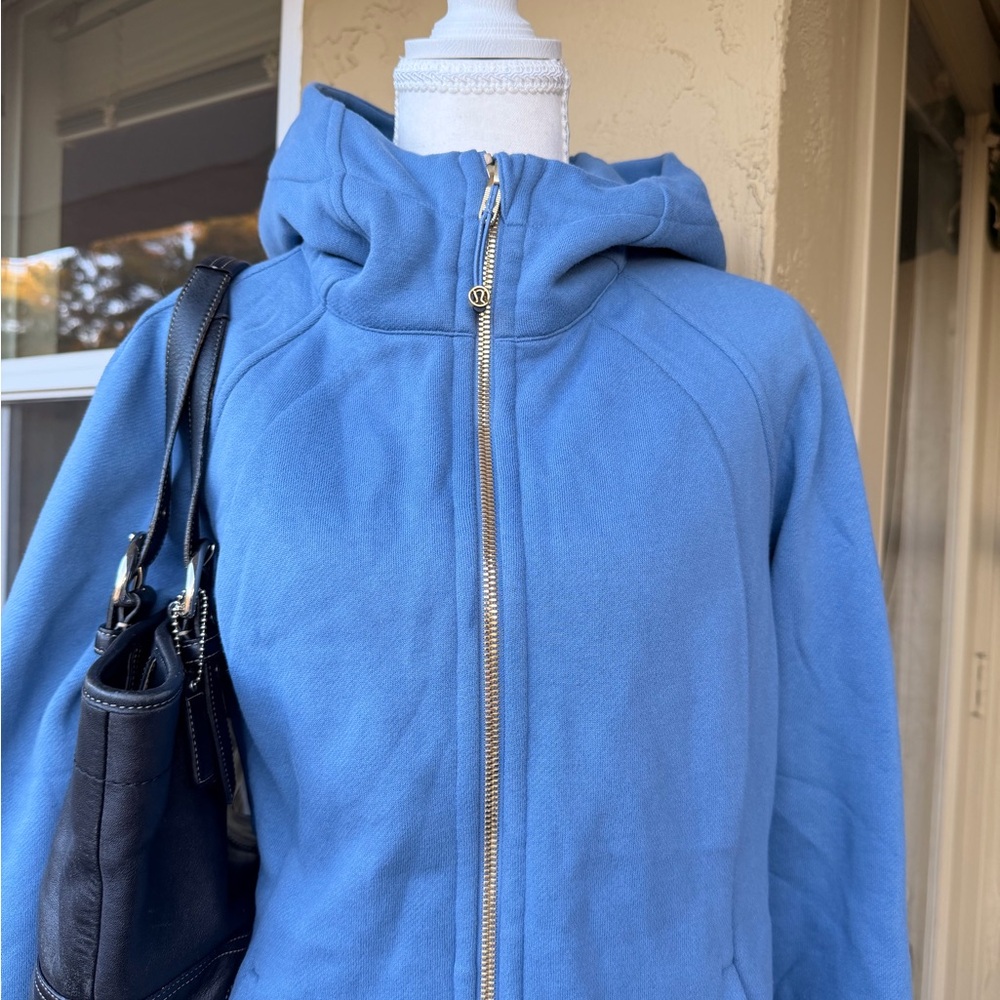 lululemon athletica Blue Jacket With a gold zipper - Picture 2 of 8